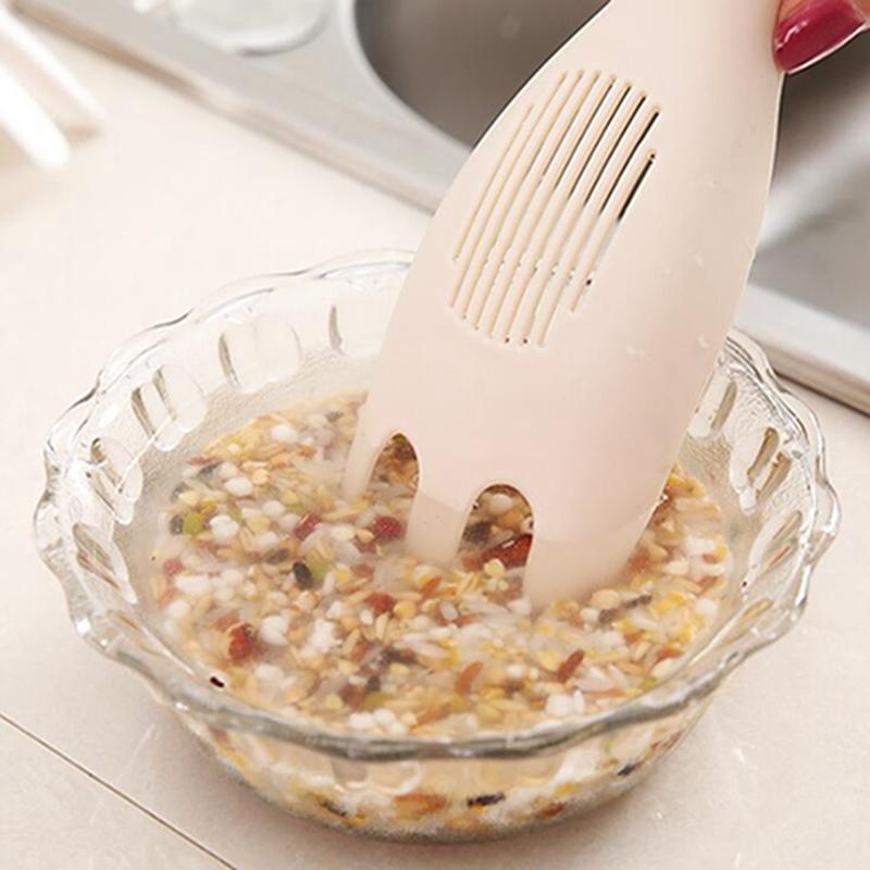 Rice Sieve Washer and Rice Strainer Spoon, PP Plastic Rice Washing Scoop with Drainage Slots for Washing Rice, Soybeans and Beans (1 Pc)