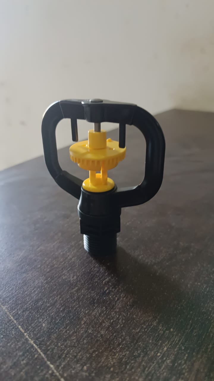 Rotating Garden Irrigation Sprinkler Nozzle | Plastic Spinning Micro Spray Head for Lawn, Greenhouse, Plants and Vegetable Gardens