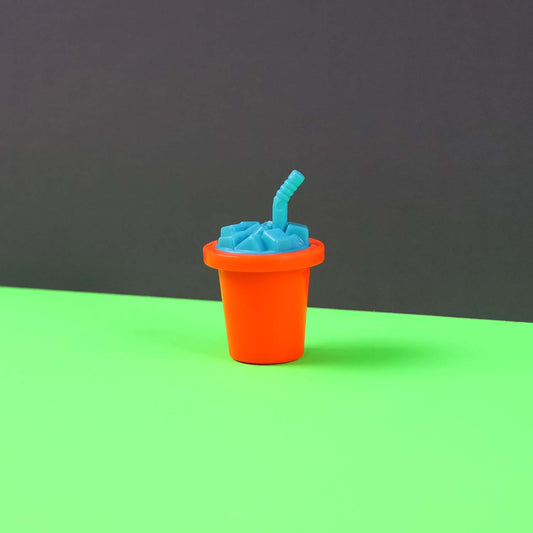 Mini Juice Cup Pretend Play Toy – Cute Set with Cup, Ice-Cube Lid and Straw – Bright Colors, Child-Safe Plastic, Pocket-Size Collectible for Kids’ Role Play, Return Gifts and Dollhouse Accessories (1 Pc)