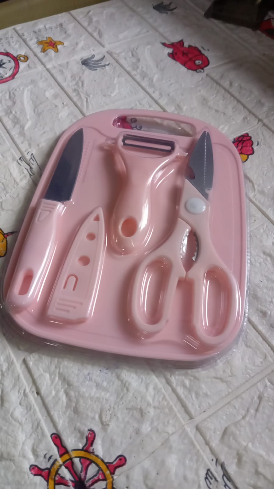 Mini Travel Cutting Board Set 4 Pieces Portable Camping Kitchen Knife Peeler Scissors and Chopping Board Set for Travel and Outdoor Use
