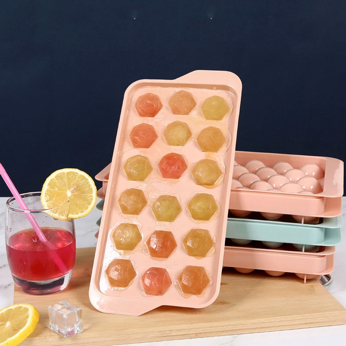Durable Plastic Ice Cube Tray with 18 Diamond Shaped Cavities, Easy Release Freezer Mold for Ice, Chocolate, Jelly, Frozen Treats and Beverages (1 Pc)
