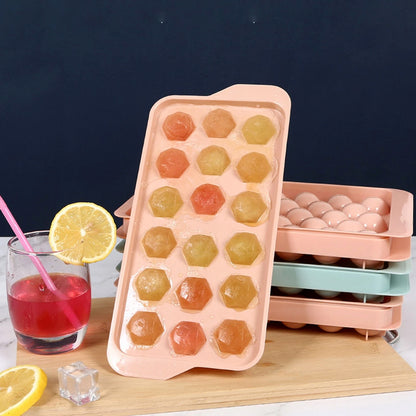 Durable Plastic Ice Cube Tray with 18 Diamond Shaped Cavities, Easy Release Freezer Mold for Ice, Chocolate, Jelly, Frozen Treats and Beverages (1 Pc)