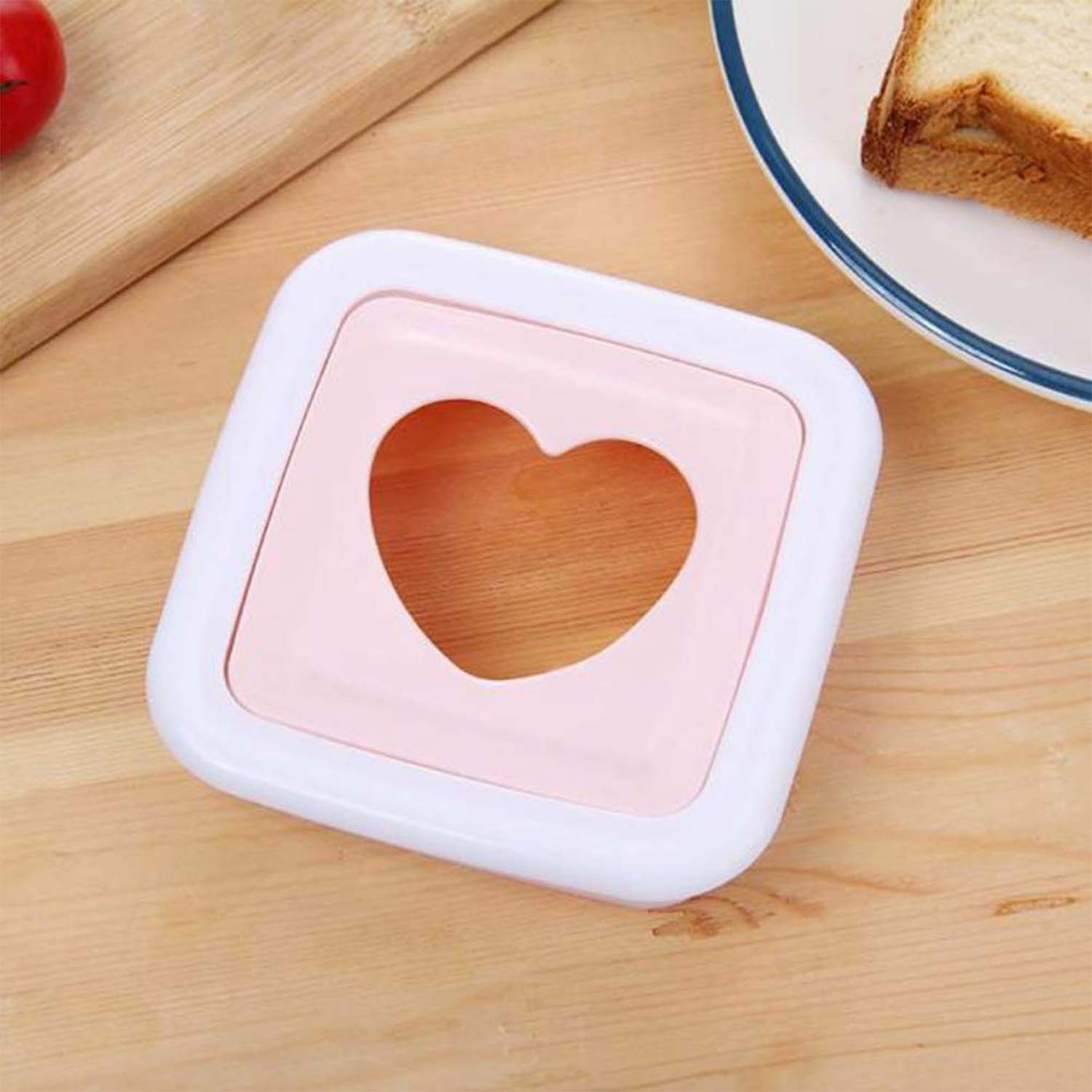 Heart Shape Sandwich Cutter and Bread Press – Cute DIY Sandwich Sealer and Crust Remover for Kids Lunch Boxes, Bento, Toast and Breakfast Snacks (1 Pc)