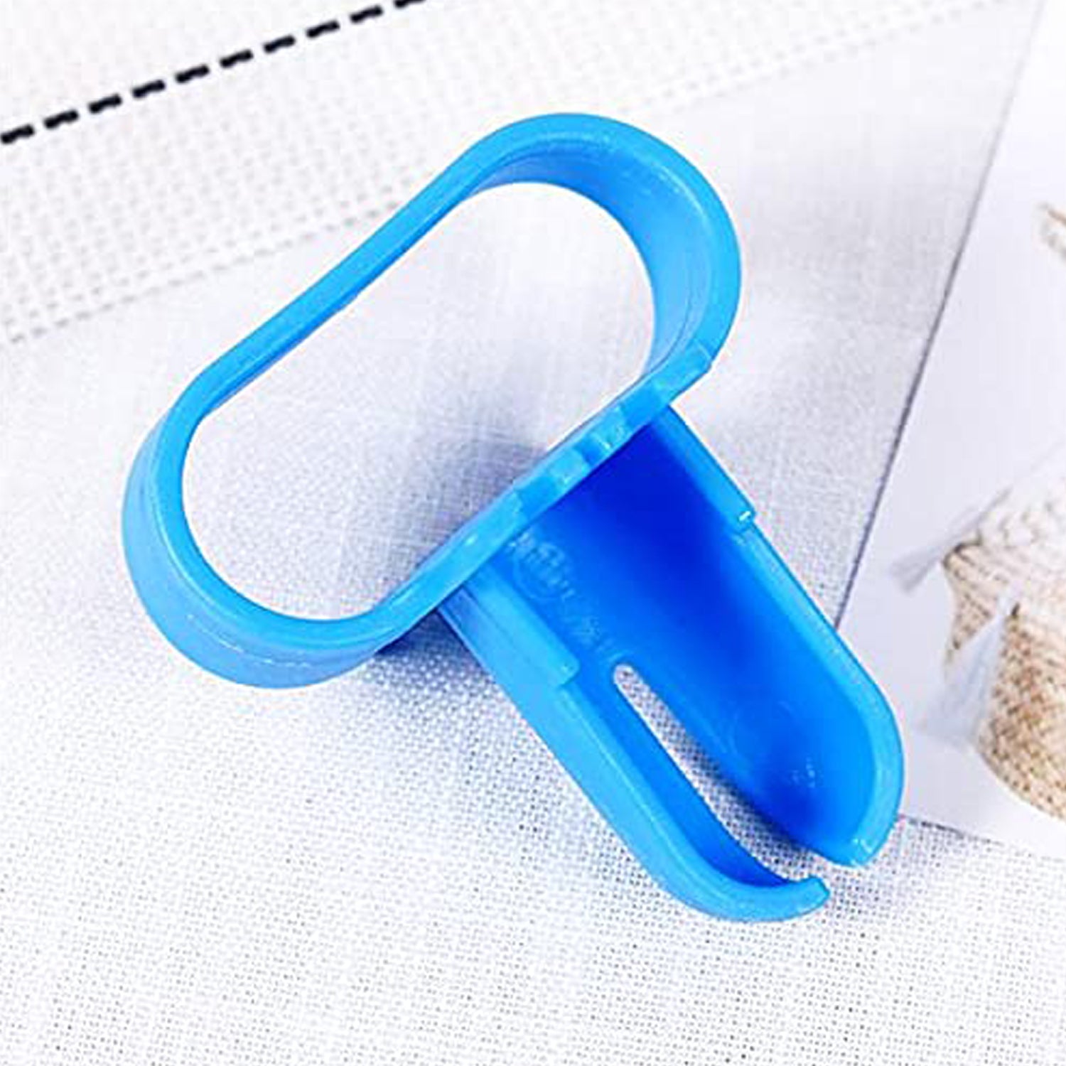 Balloon Tying Tool Device for Fast Balloon Knotting Party Decoration Accessory and Balloon Supplies (1 Pc)