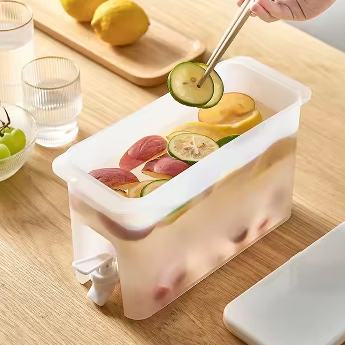 Drink Dispenser Portable Water Jug with Faucet 3.5 Litre Refrigerator Beverage Dispenser for Juice Lemonade and Cold Drinks