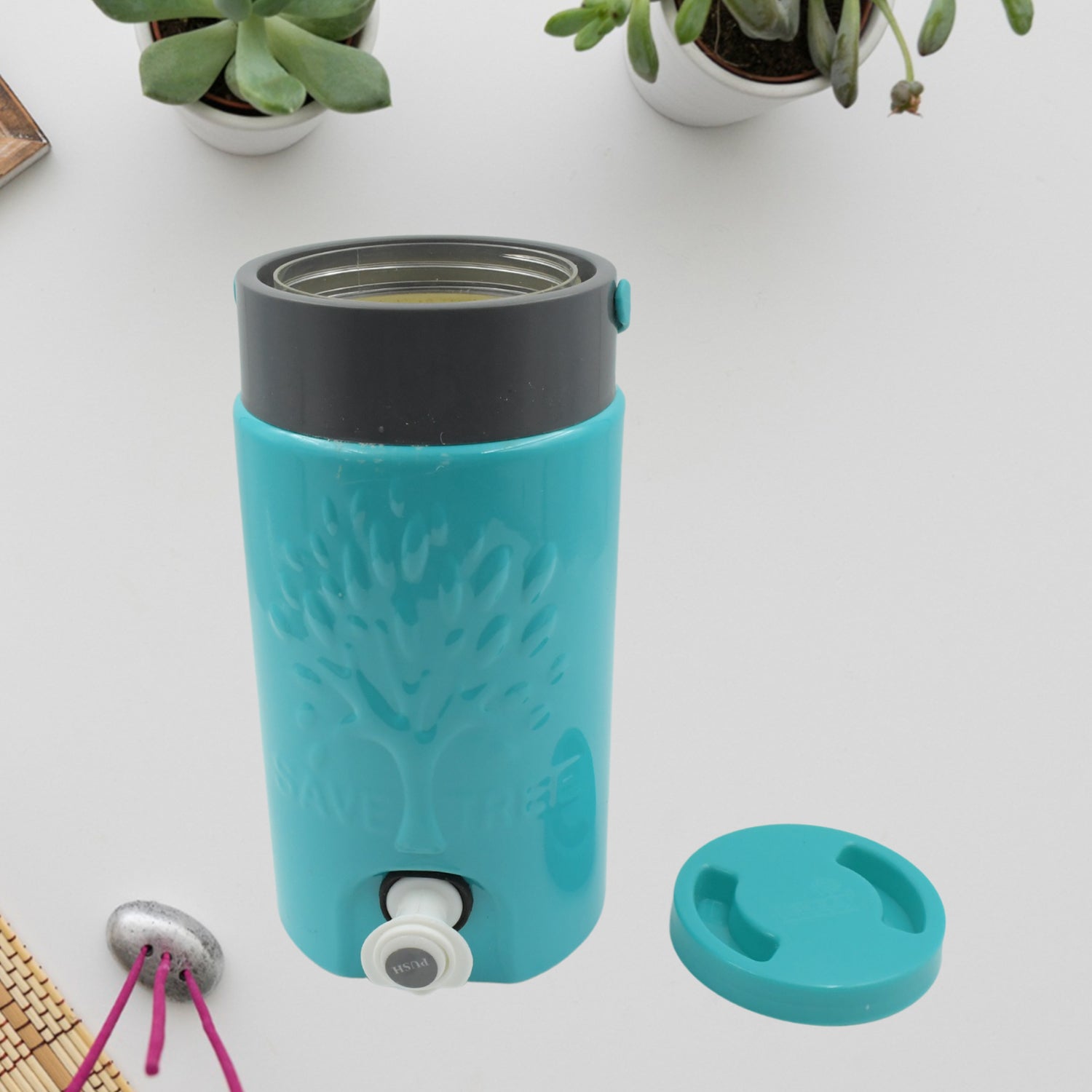 Insulated Plastic Water Rover Jug with Tap 3000ML Portable Water Storage Camper Jug Hot and Cold Beverage Dispenser with Sturdy Handle