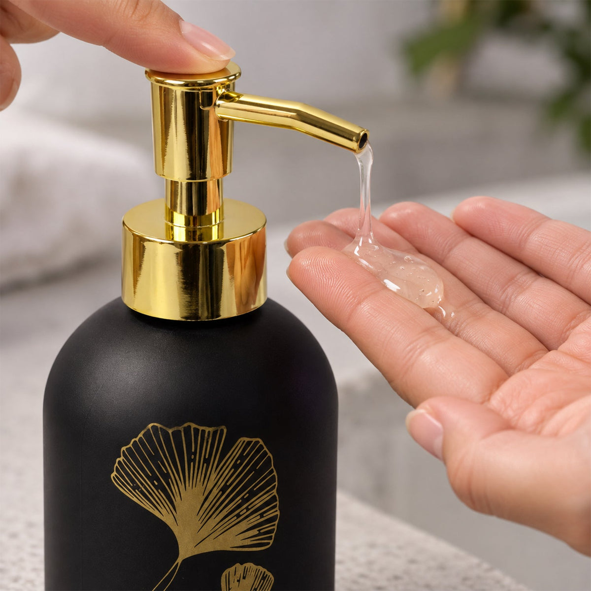 Manual Liquid Soap Dispenser with Decorative Leaf Design, Refillable Hand Wash Bottle with Press Pump for Bathroom, Kitchen Sink and Washbasin (1 Pc)