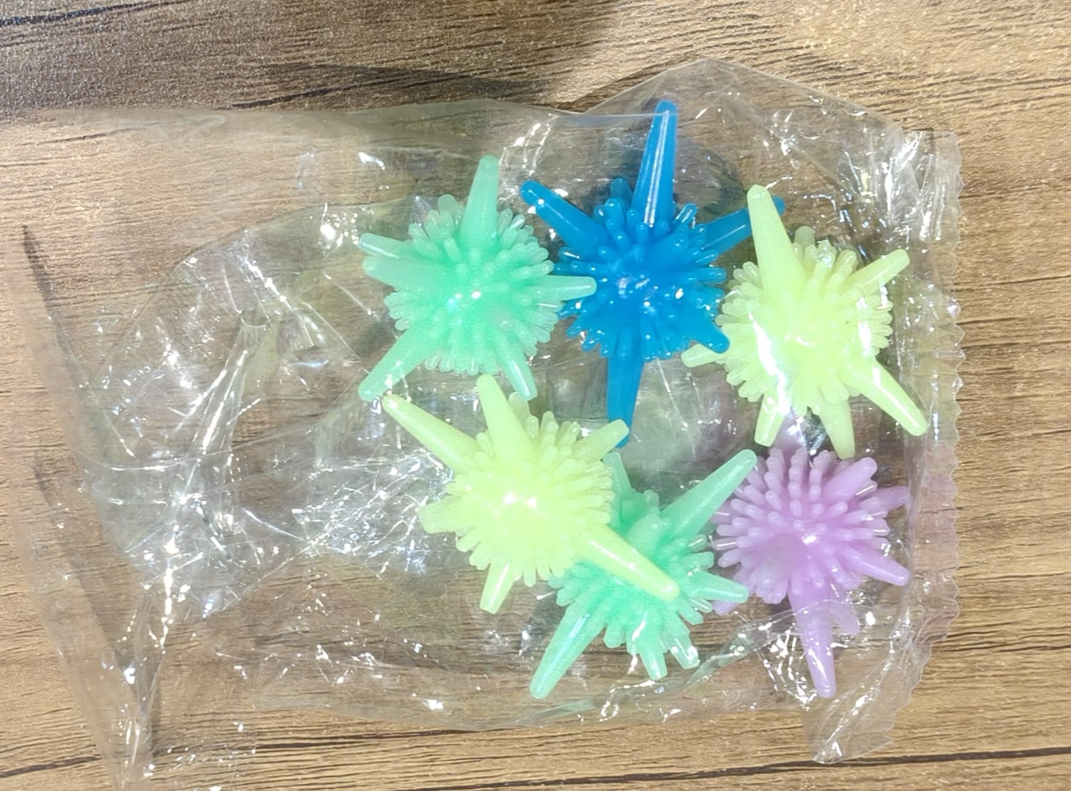6 Piece Washing Machine Laundry Balls – Reusable Anti-Lint, Anti-Tangle and Fabric-Friendly Spiky Dryer Balls for Front Load and Top Load Washing Machines