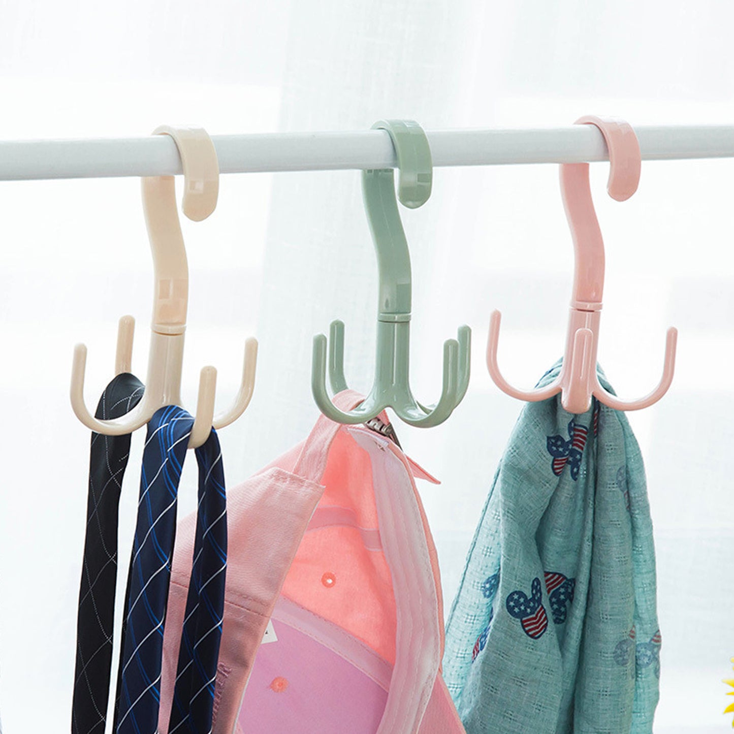 4 Claw 360 Degree Rotating Purse Rack and Handbag Hanger Hook | Multi Function Closet Organizer for Bags, Belts, Scarves, Ties and Accessories (1 Pc)