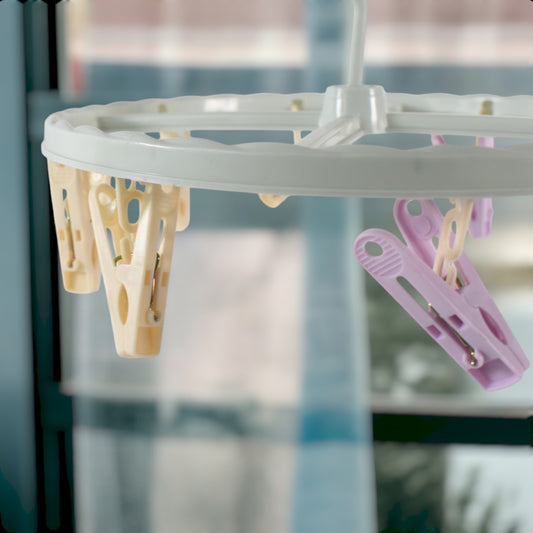 Clothespin Rack Laundry Drying Rack with 8 Clips – 360° Rotating Clip Hanger for Socks, Underwear, Baby Clothes, Bras and Towels (1 Pc)