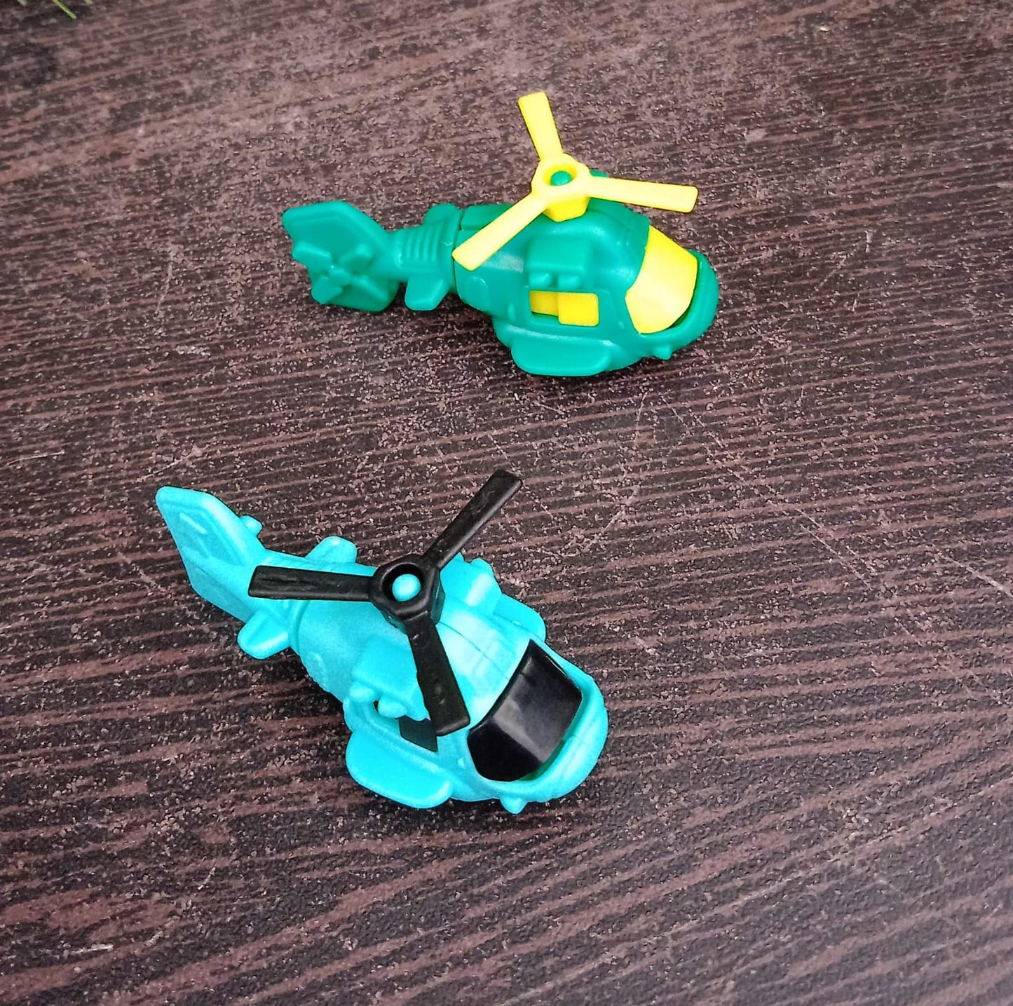 Small DIY Helicopter Toy – Rotating Tail and Wing Mini Kids Toy for Boys and Girls – Fun Interactive Helicopter Play Toy for Toddlers and Young Kids (30 pcs)