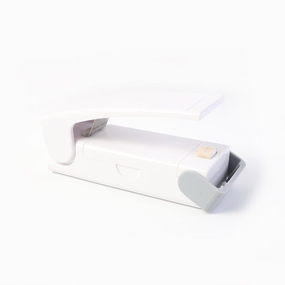 Portable Mini Heat Sealer Machine for Plastic Bags Handheld Battery Operated Bag Sealer for Snacks Food Storage Kitchen Travel and Daily Use (1 Pc)