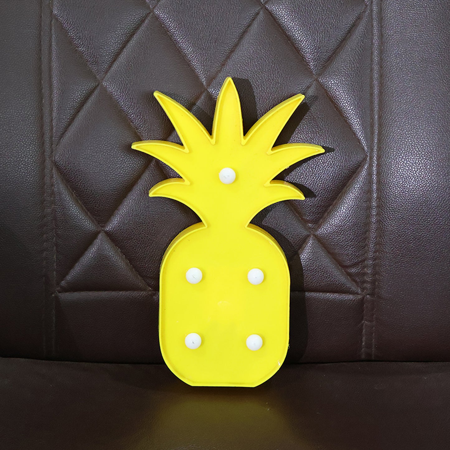 Pineapple Shaped LED Decorative Night Light Battery Operated Marquee Lamp for Kids Room Bedroom Party Home Decoration Wall and Table Decor