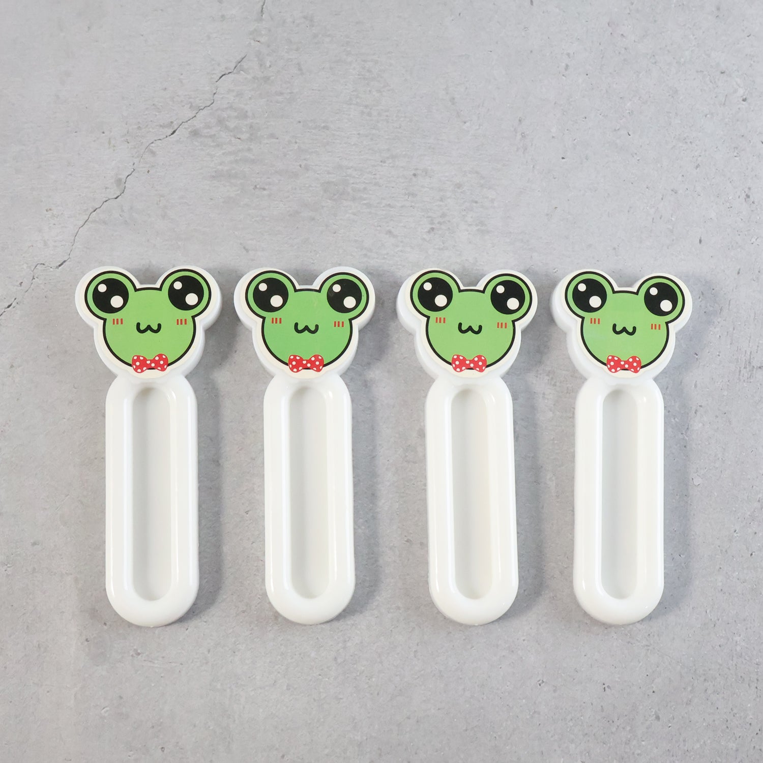 Self Stick Push Pull Helper – Instant Cabinet Knobs and Drawer Auxiliary Handle – Stick On Handles for Kitchen Cabinets, Sliding Doors, Windows, Wardrobes and Drawers – Strong Adhesive, No Drill, Reusable (4 Pc)