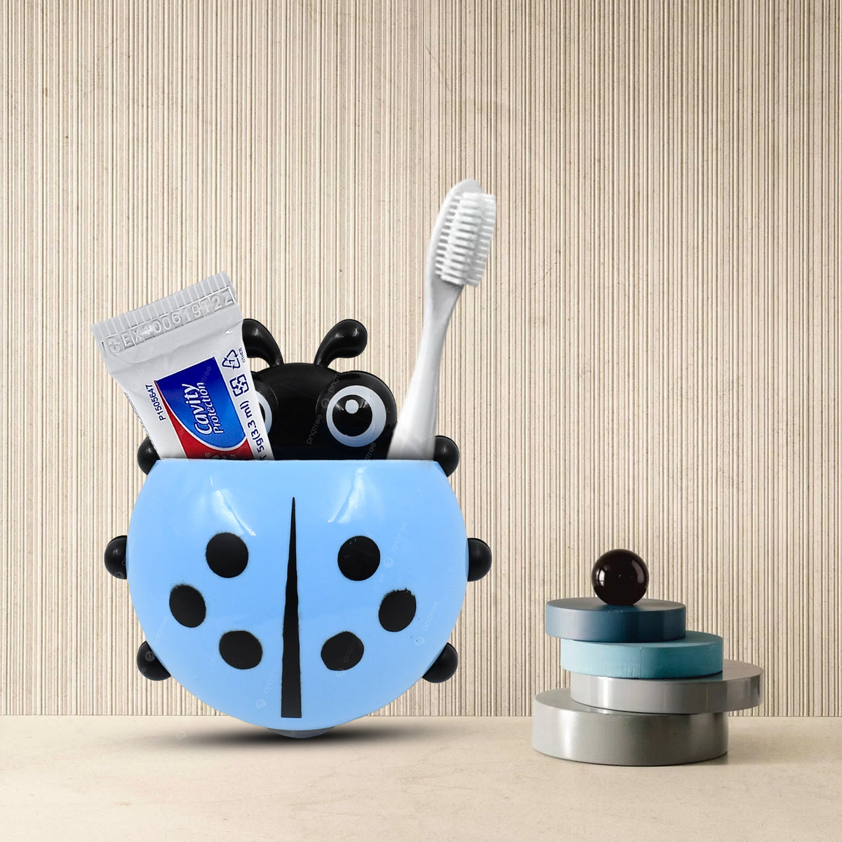 Ladybug Toothbrush Holder with Suction Hook, Cute Cartoon Plastic Toothbrush and Toothpaste Organizer for Kids and Adults, No-Drill Bathroom Accessory (1 Pc)
