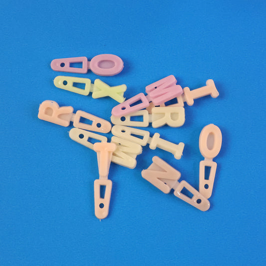Alphabet Letter Beads Set for Craft Decoration and DIY Projects – Decorative Plastic Letter Beads for Jewelry Making, Art and Creative Activities (1 Set)