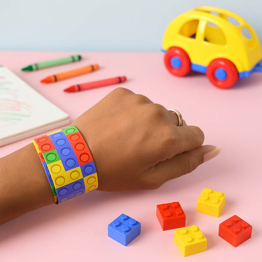 Colorful Snap Slap Bracelet Toy Set – 1 Pc Fun Wrist Band Toys for Kids, Multicolor Brick Pattern Snap-On Bracelets for Party Favors, Return Gifts and Playtime Fun