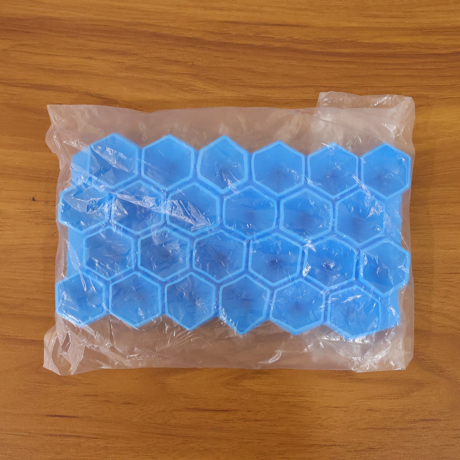 Premium Flexible Silicone Diamond Ice Cube Tray Mold, Hexagon Shape Ice Maker Tray for Freezer, Easy Release Silicone Mold (1 Pc)