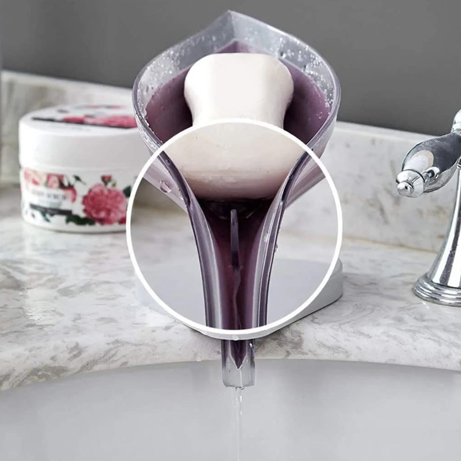 Leaf Shape Self Draining Soap Tray with Suction Cup – Plastic Soap Holder Rack for Bathroom, Kitchen, Laundry and Sink (1 Pc)