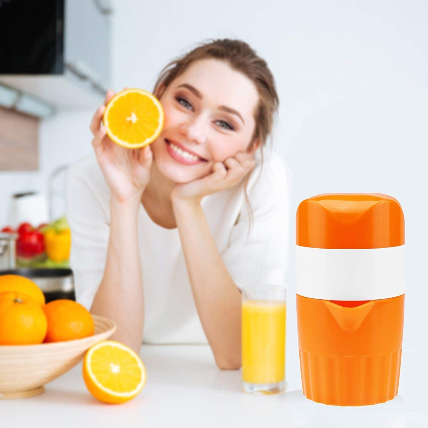 Manual Handheld Citrus Juicer Orange Lemon Fruit Press Squeezer BPA Free Juice Extractor with Strainer Pack of 1