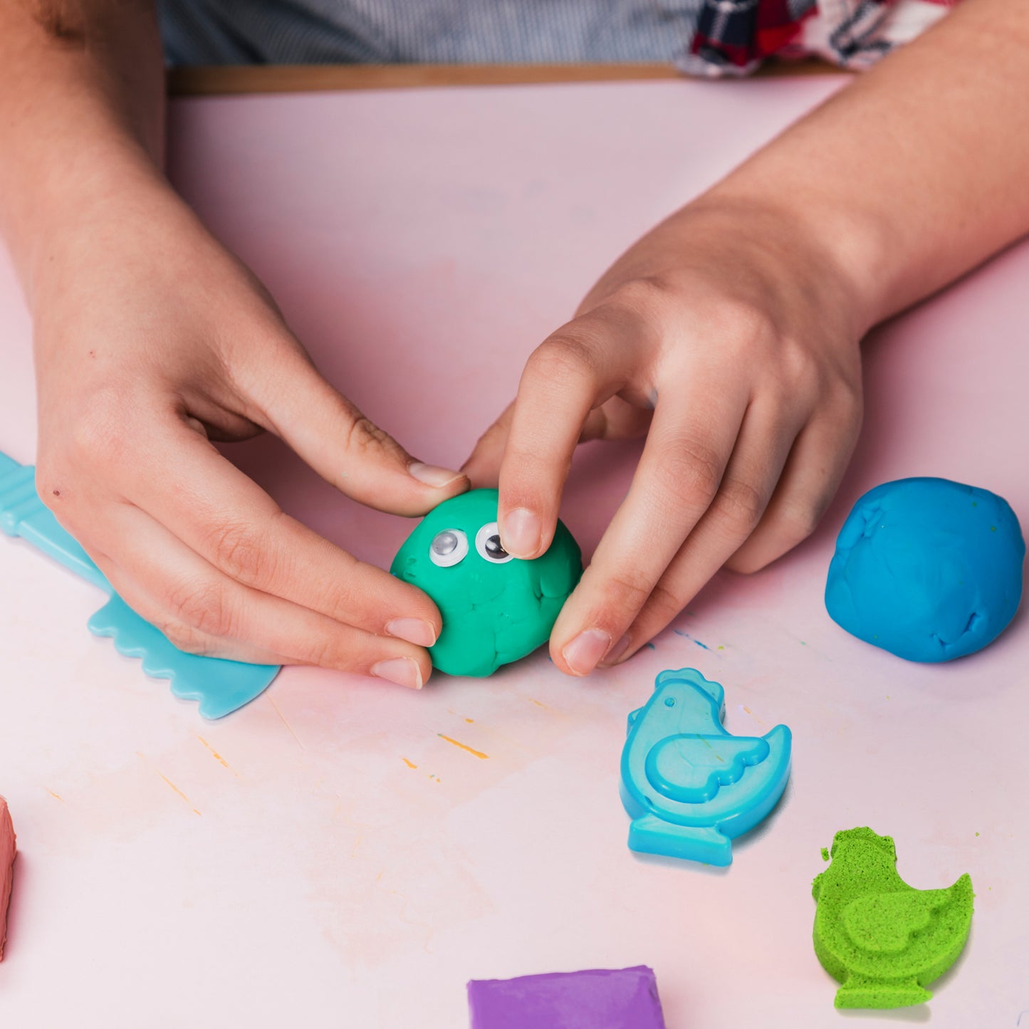 Creative Kinetic Sand for Kids Natural Soft Sand Clay Kit for Creative Learning, Sensory Play and DIY Molding Activities