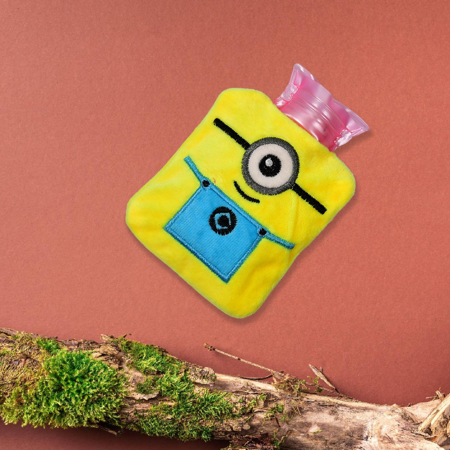 Minions Small Hot Water Bag with Soft Cover – Portable Natural Rubber Heat Therapy Bottle for Pain Relief, Menstrual Cramps, Neck, Shoulder, Back and Hand Warmer