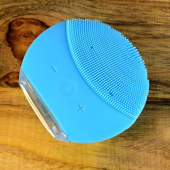 Facial Cleansing Brush and Silicone Face Massager with Ultrasonic Vibration and USB Rechargeable Deep Cleansing Device (1 Pc)