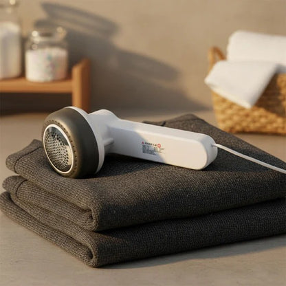 Portable USB Lint Remover | Electric Fabric Defuzzer for Clothes, Sweaters and Furniture