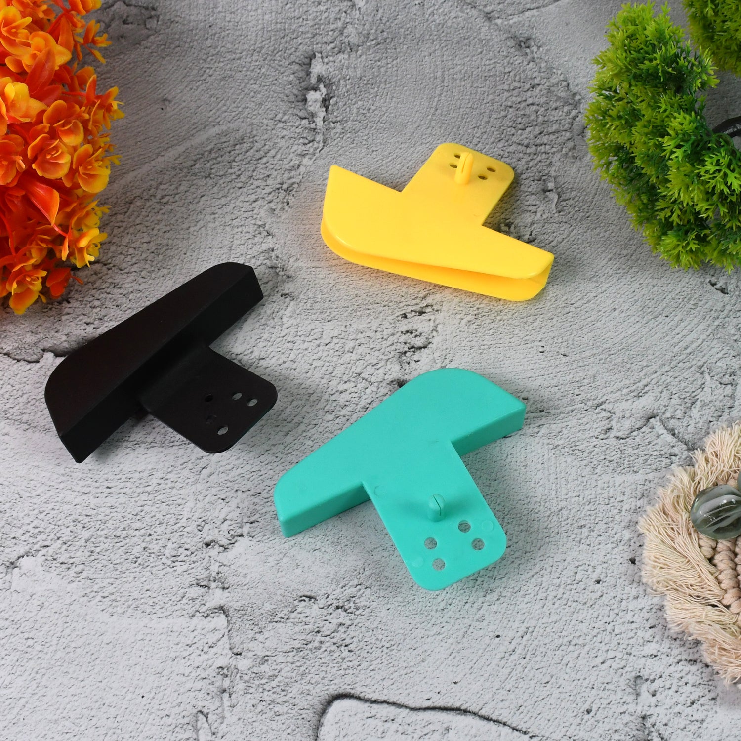 Plastic Mobile Phone Charging Stand Wall Holder Smartphone Charging Socket Stand for Home Office Travel Random Color (1 Pc)