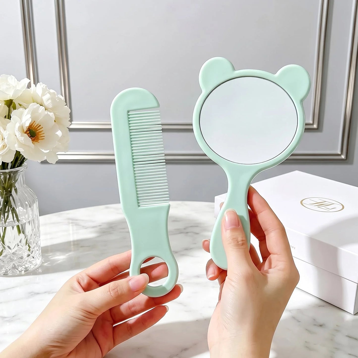 2 in 1 Comb and Mirror Grooming Kit Cute Handheld Vanity Mirror with Hair Comb Set for Girls Women and Travel (1 Set)