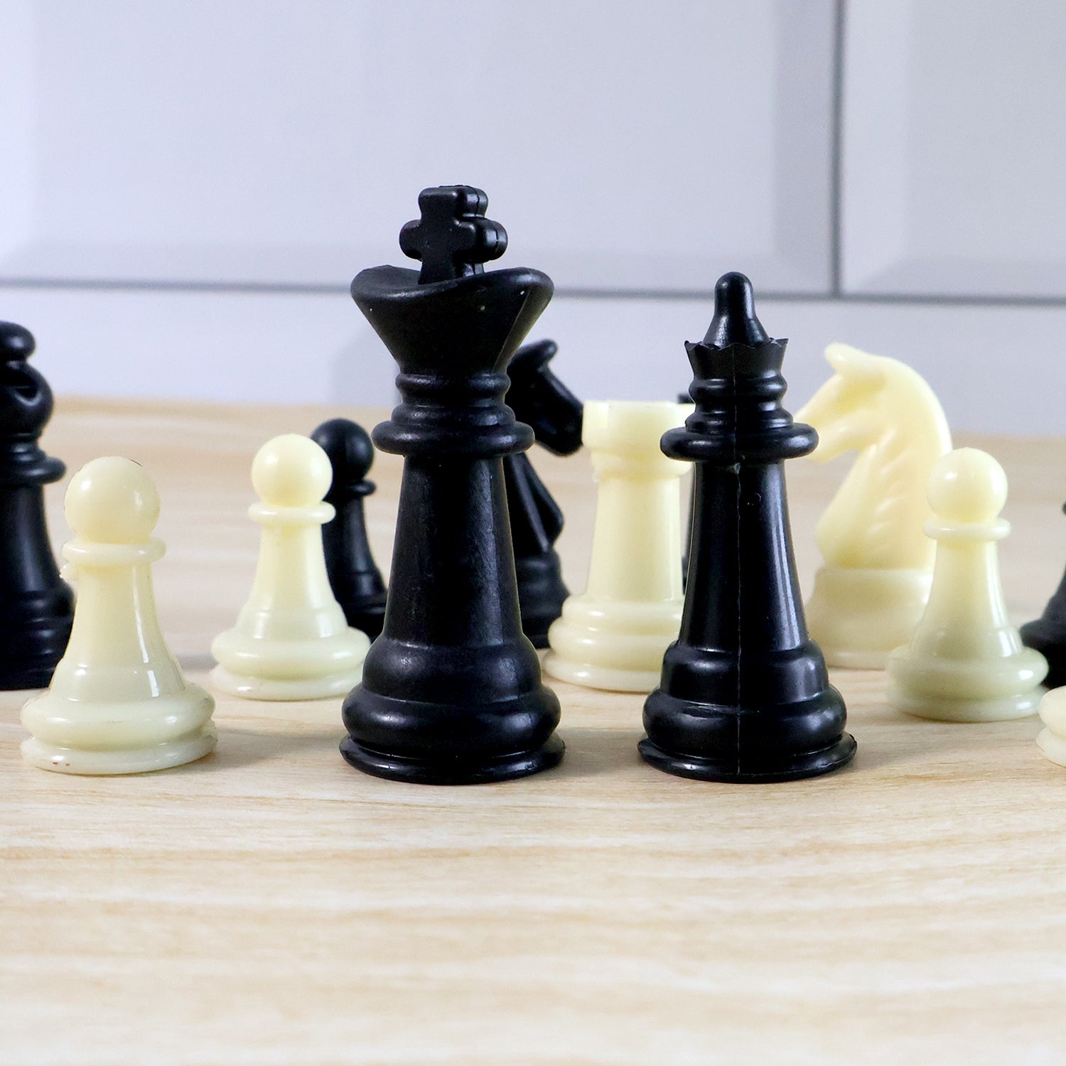 Foldable Magnetic Chess Board Game Set – Premium Plastic Chess Pieces with Magnetic Folding Board for Kids and Adults – Travel-Friendly Classic Strategy Game (1 Set)