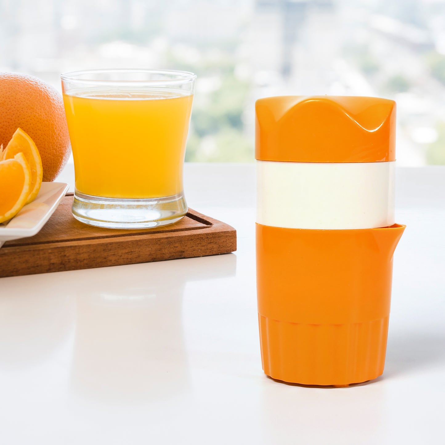 Manual Handheld Citrus Juicer Orange Lemon Fruit Press Squeezer BPA Free Juice Extractor with Strainer Pack of 1
