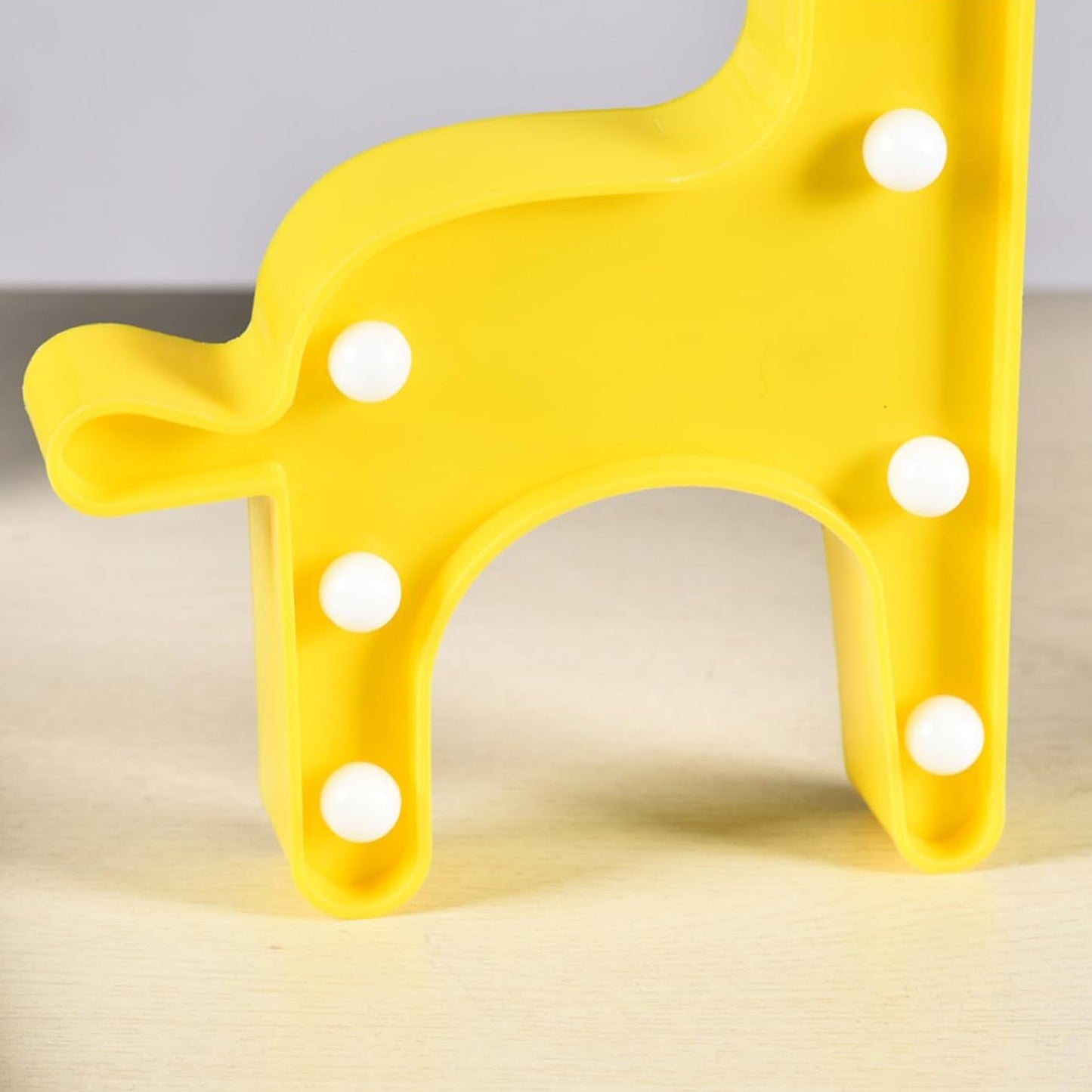 Giraffe Shape LED Decorative Night Light Battery Operated Marquee Lamp for Kids Room Bedroom Party Home Decoration Wall and Table Decor