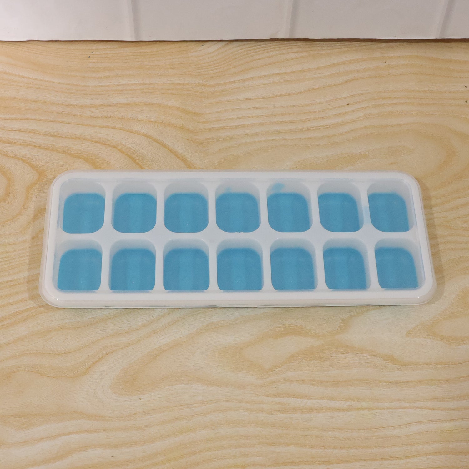 Multipurpose Plastic Ice Cube Tray with Lid, 14 Grid Easy Release Ice Maker Tray for Freezer, Chocolate, Jelly, Frozen Treats and Beverage Cooling (1 Pc)